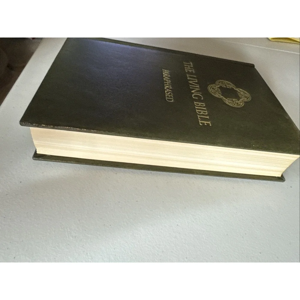 The Living Bible Paraphrased Tyndale Hardcover EUC